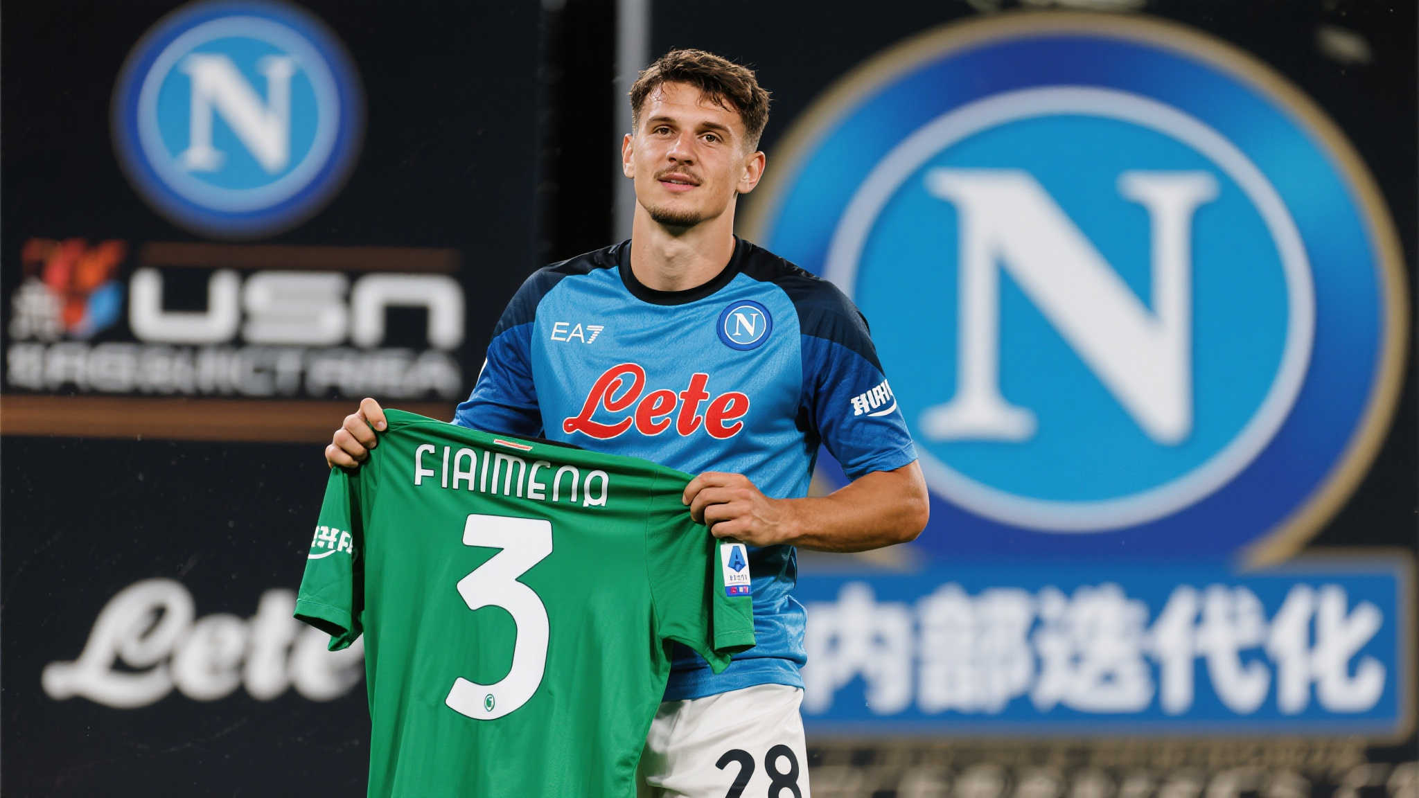 然而，据消息人士透露，尽管这名26岁的前锋如今已被